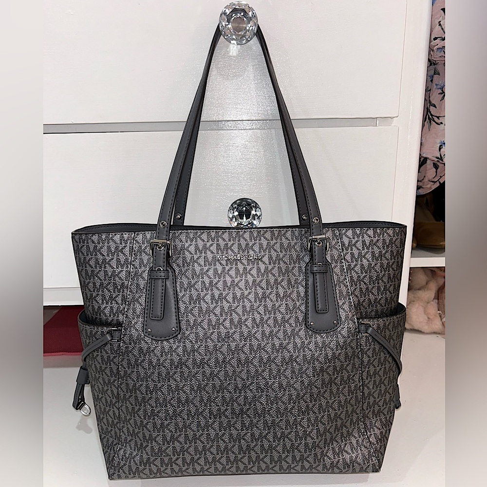 BRAND NEW MICHAEL KORS grey tote purse